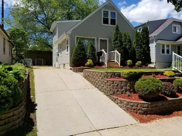 3435 S Ellen STREET, Milwaukee, WI 53207