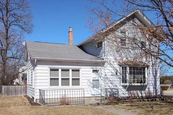 N84W16220 Menomonee Ave, Menomonee Falls, WI 53051