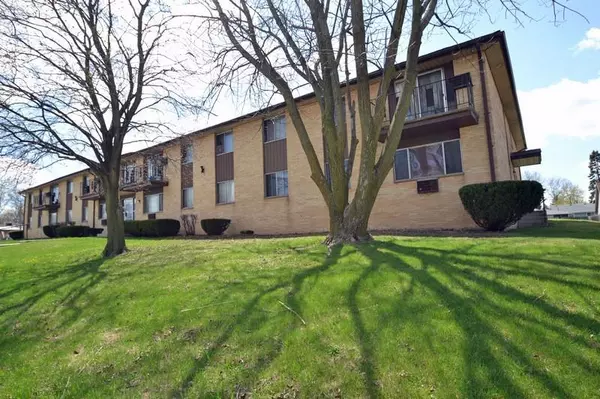 6415 N 91st St, Milwaukee, WI 53224