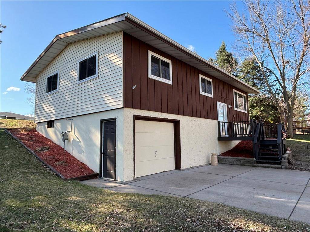 Bloomer, WI 54724,1434 X-Ray Street