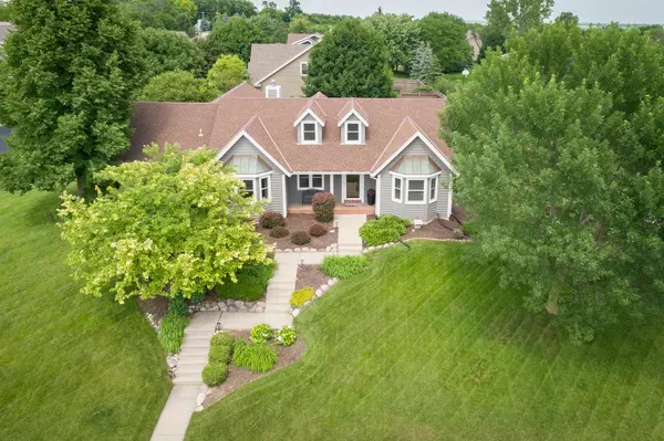 N50W17000 Maple Crest Ln, Menomonee Falls, WI 53051