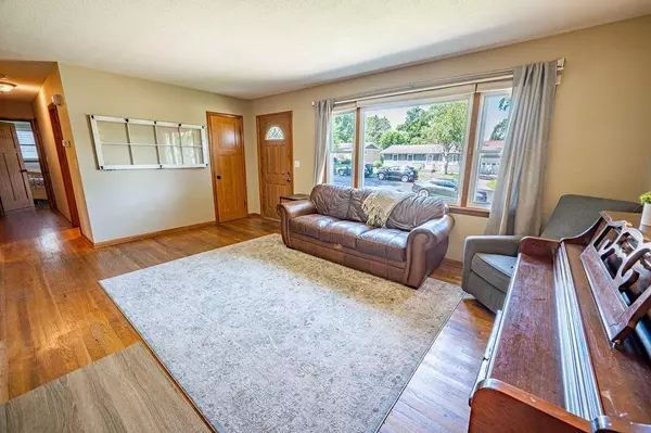 River Falls, WI 54022,1324 Sycamore Street