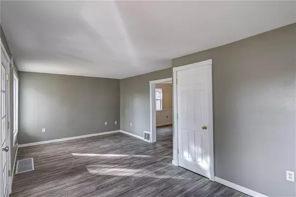 Eau Claire, WI 54703,2910 8th Street