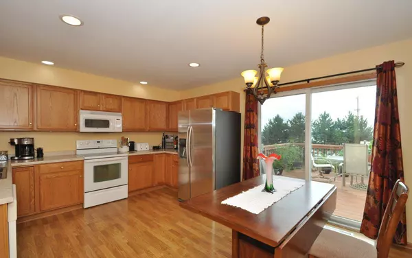 Hartford, WI 53027,903 Broadmoore Dr #1202