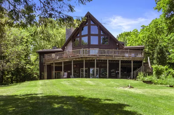 W5690 North Dr, Elkhorn, WI 53121