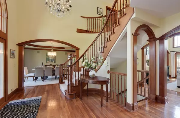 Delafield, WI 53018,228 Steeple Pointe Dr