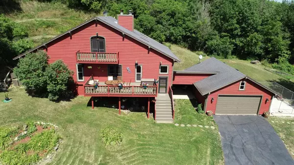 W2042 Pond Rd, Neosho, WI 53059