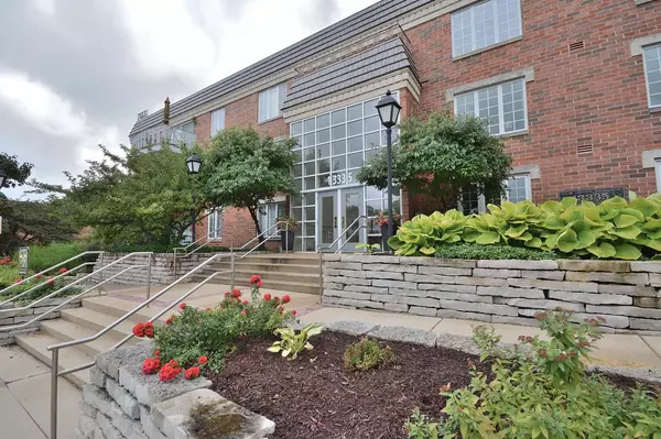 13335 Watertown Plank Rd #314, Elm Grove, WI 53122