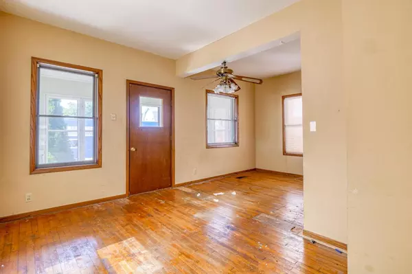 West Allis, WI 53214,1574 S 81st STREET