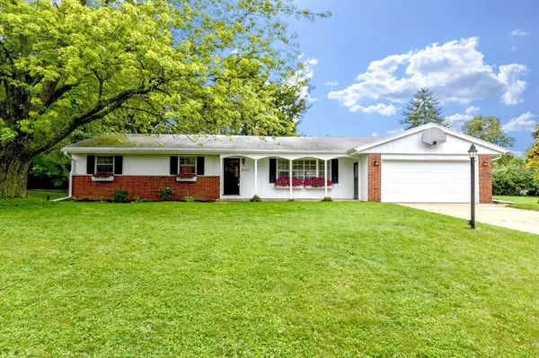 6665 N Braeburn Ln, Glendale, WI 53209