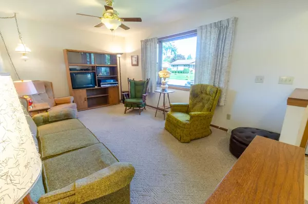 Watertown, WI 53094,604 Maple Crest Ln