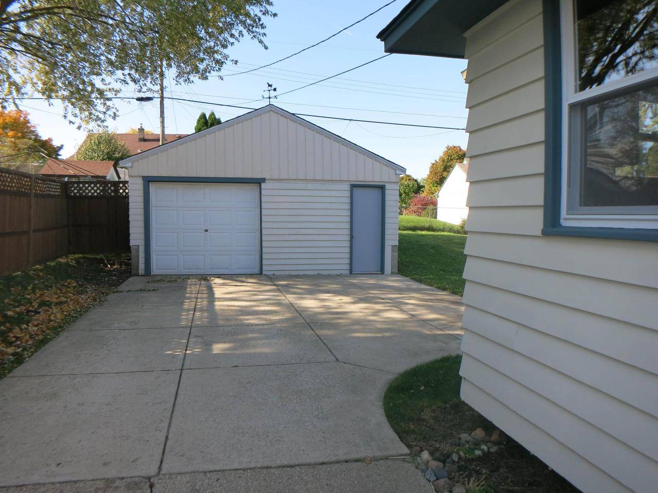 Milwaukee, WI 53219,2747 S 61st STREET