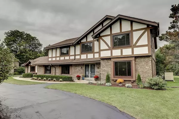 1765 Brojan Dr, Elm Grove, WI 53122