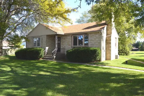 8248 S Howell Ave, Oak Creek, WI 53154