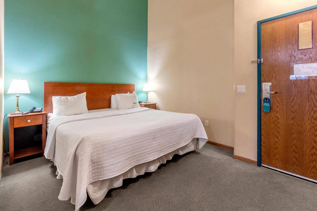 Lake Geneva, WI 53147,111 Center St #404