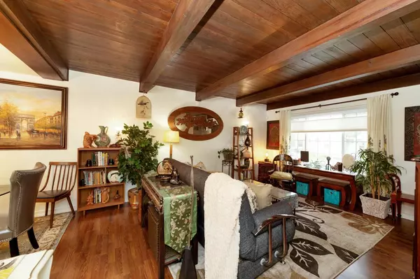 5921 Dendron Ln, Greendale, WI 53129