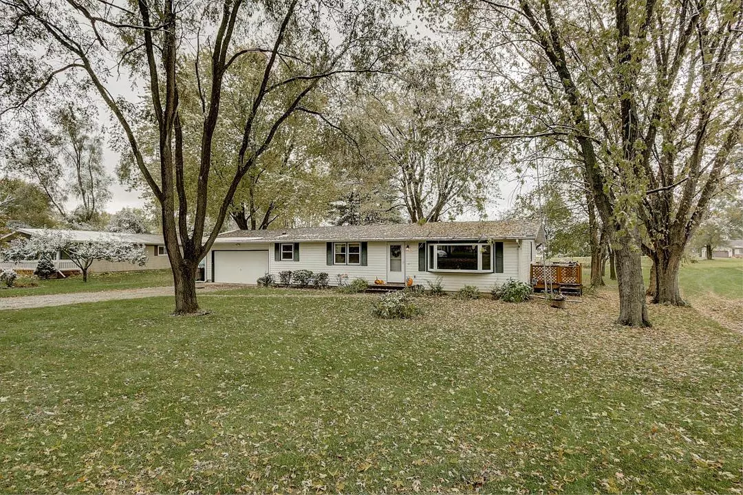 Elkhorn, WI 53121,W5117 Strawberry Hill ROAD