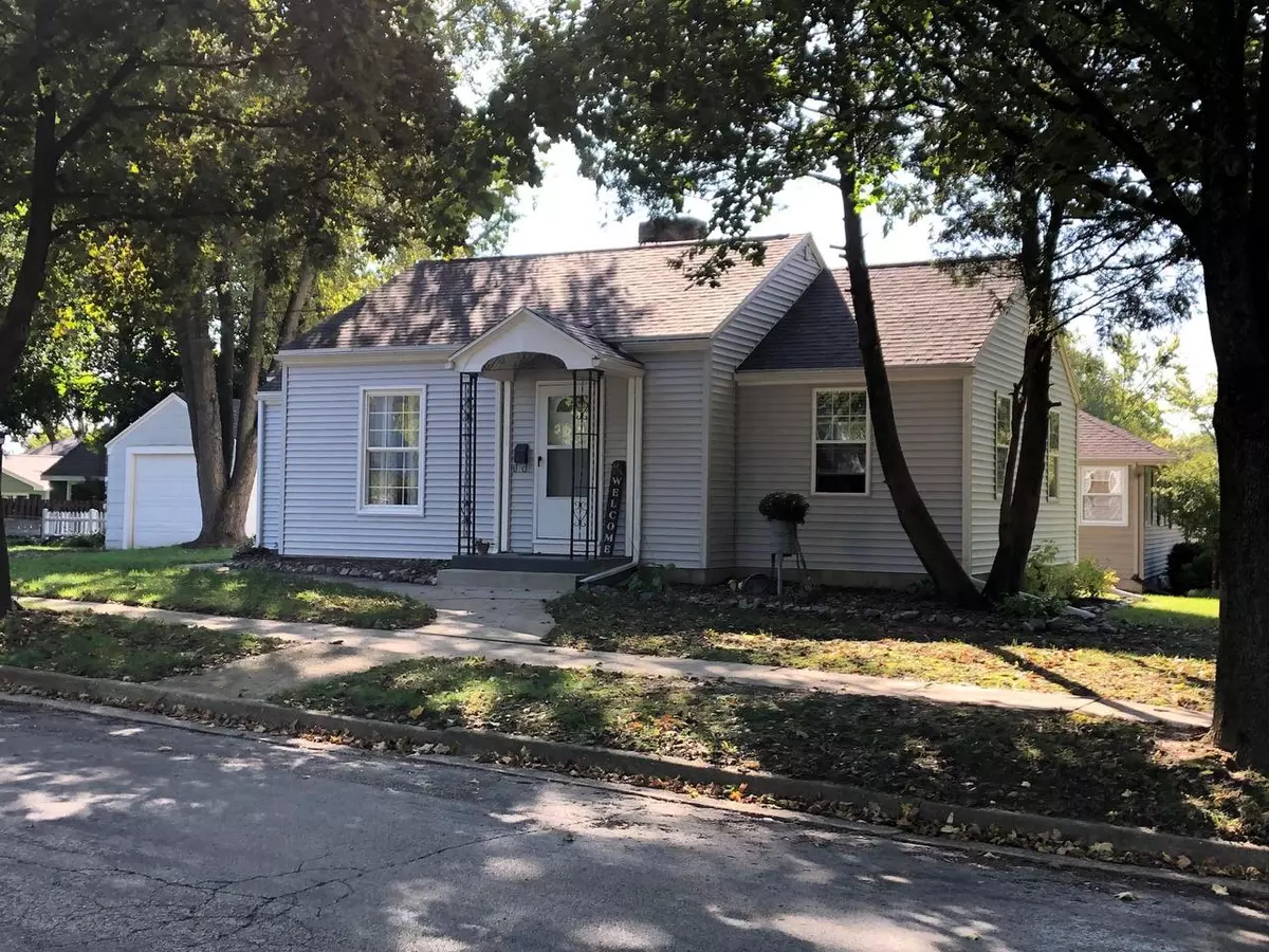 Jefferson, WI 53549,536 E Linden Dr