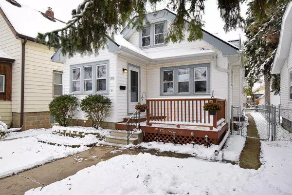 2036 S 70th ST, West Allis, WI 53219