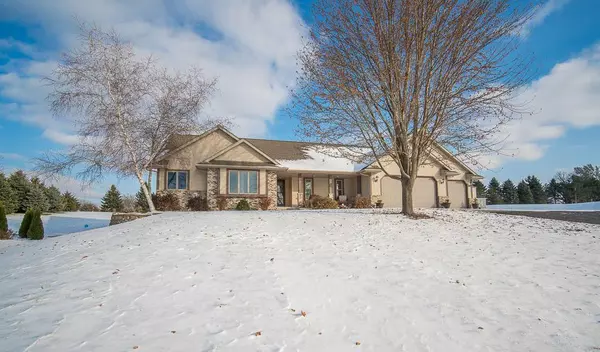 8402 Schmidt Dr, Allenton, WI 53002