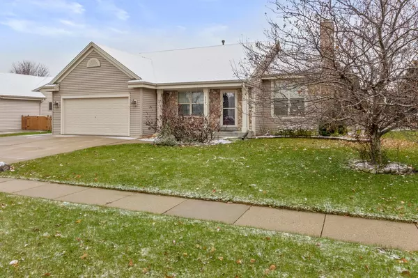 839 Chelsea Dr, Elkhorn, WI 53121