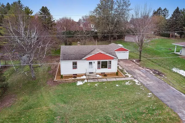 719 Armstrong AVE, Howards Grove, WI 53083