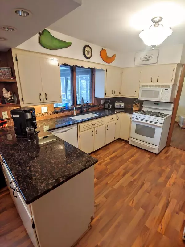 Ixonia, WI 53036,W147 Bartlain Dr