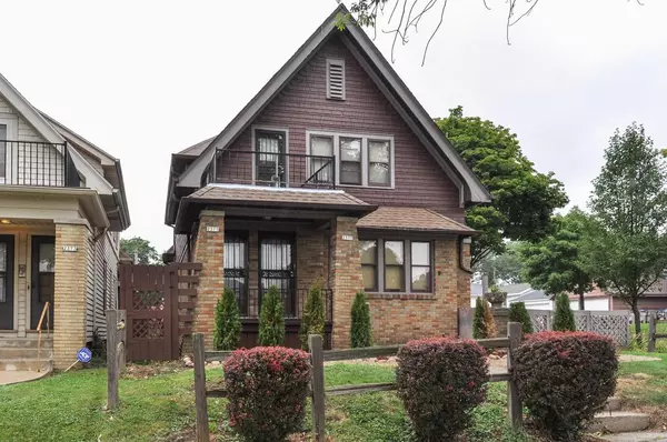 2375 N 56th St #2377, Milwaukee, WI 53210