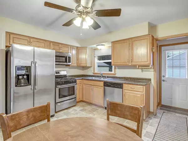 West Allis, WI 53227,2744 S 98th St