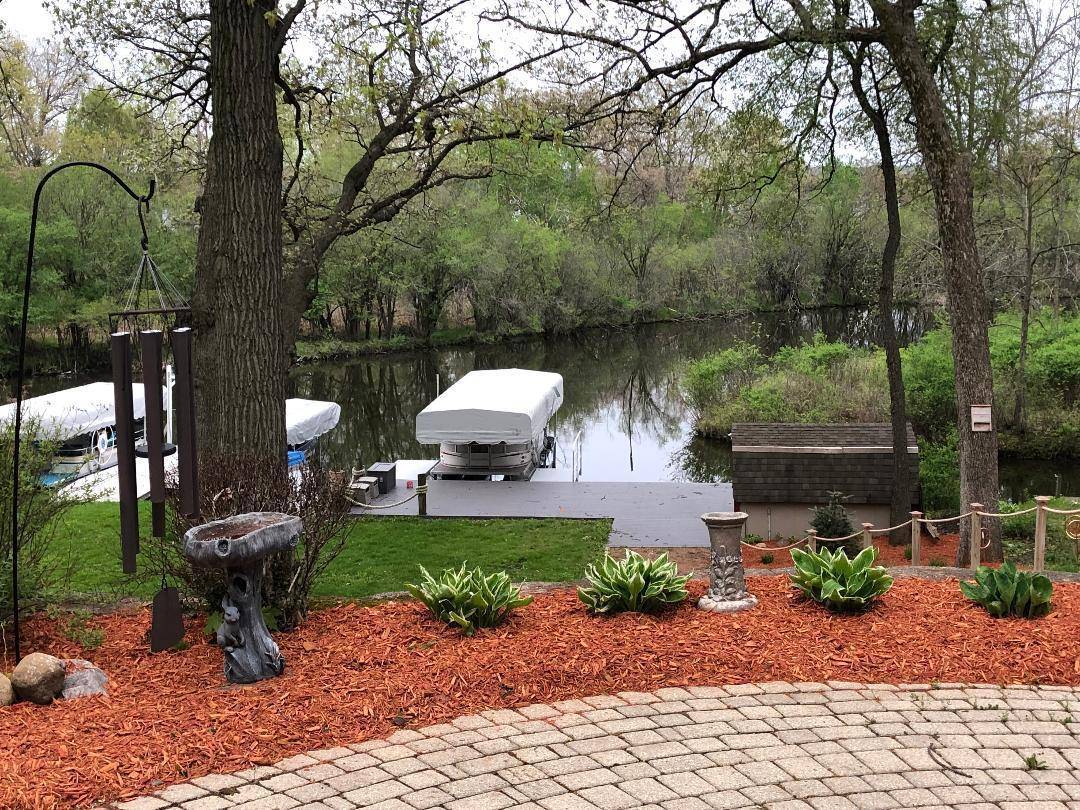3212 Nagawicka Ave, Delafield, WI 53018
