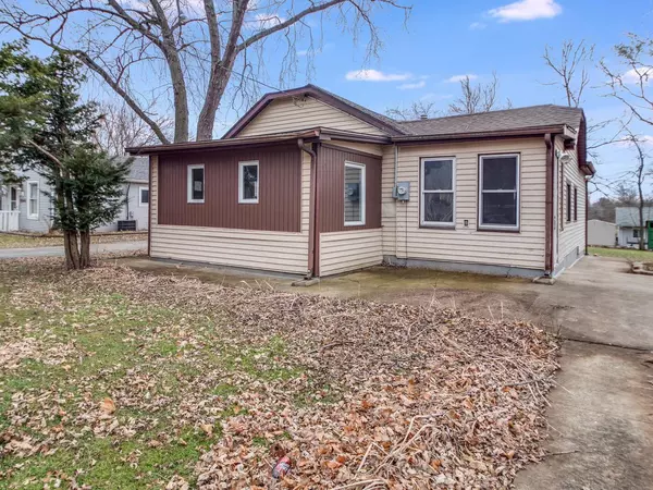 19549 103rd St, Bristol, WI 53104