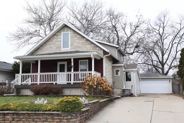 911 S 97th St, West Allis, WI 53214