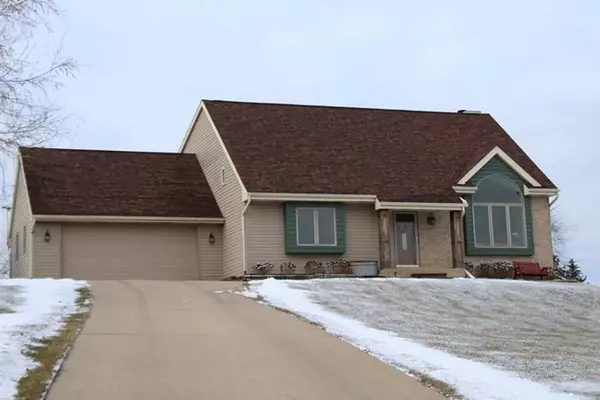 W2530 Indianhead LANE, Elkhorn, WI 53121