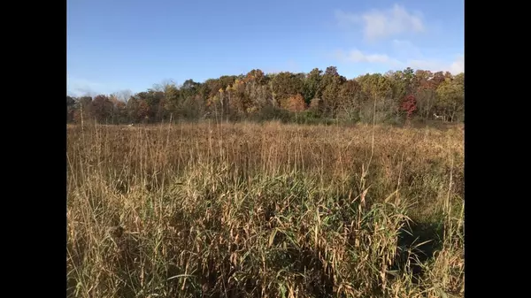 Lt2 Paradise Valley Ct, Delafield, WI 53018