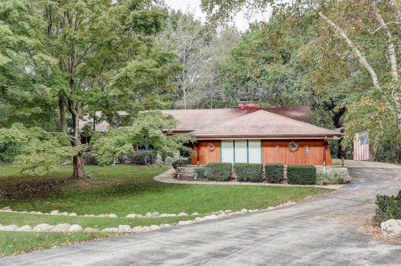 N42W27817 Indian COURT, Pewaukee, WI 53072