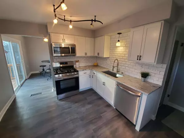 West Allis, WI 53227,9703 W Grant St