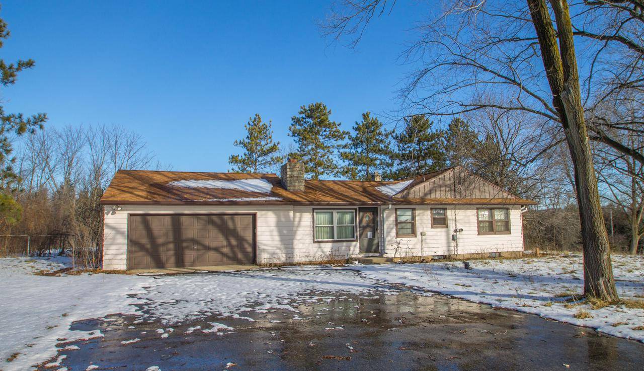 N8W33548 Forest Ridge Rd, Delafield, WI 53018