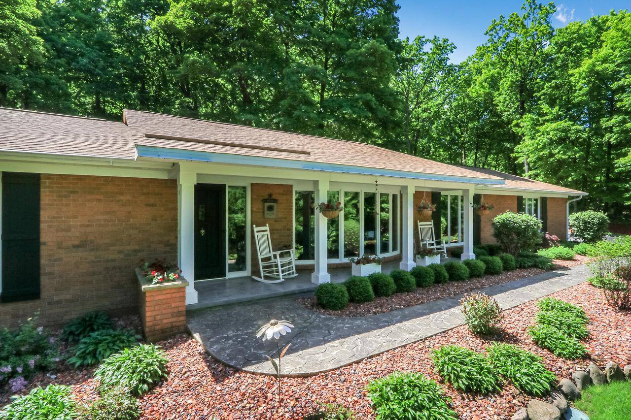 W4511 Basswood Dr, Lake Geneva, WI 53147