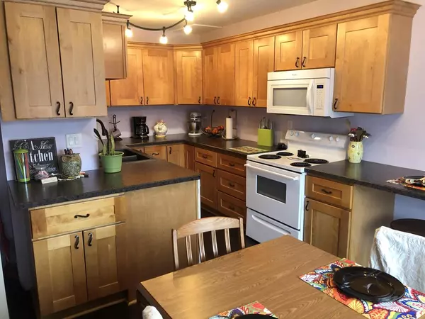 S73W17027 Briargate Ln, Muskego, WI 53150