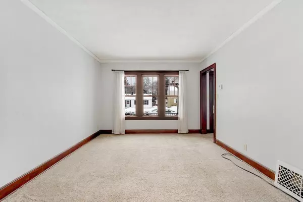 South Milwaukee, WI 53172,522 Oak St