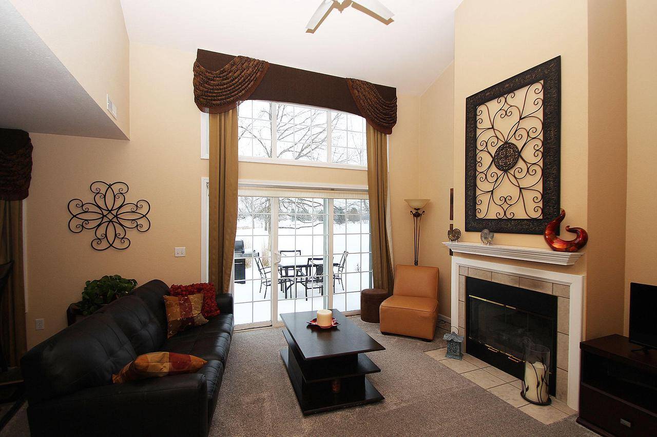 Pewaukee, WI 53072,N16W26512 Golf View Ln #D