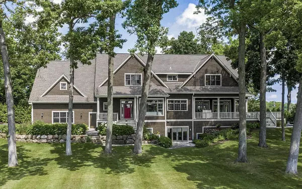 W5332 Island Way, Elkhorn, WI 53121