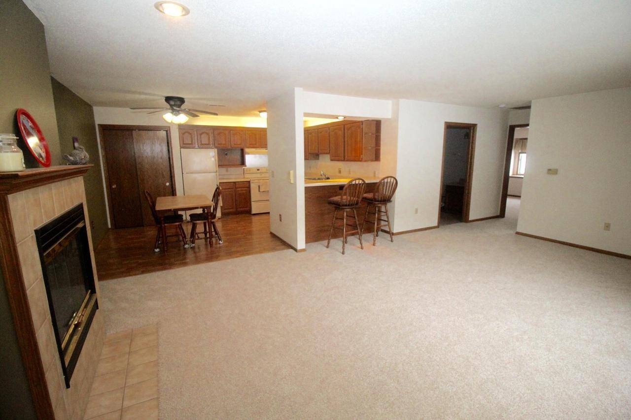 New Berlin, WI 53146,17512 W Lincoln Ave