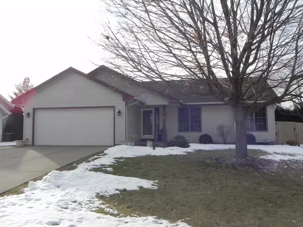 10601 S Farmdale Dr, Oak Creek, WI 53154