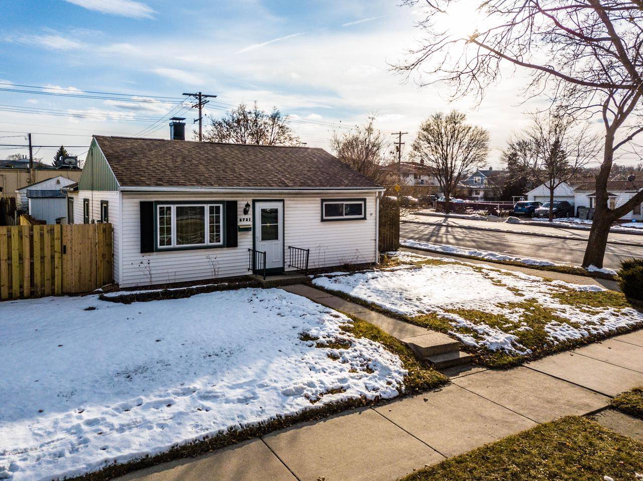 6731 W Verona COURT, Milwaukee, WI 53219
