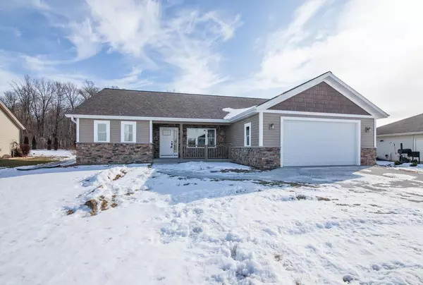 N7920 Forest Dr, Ixonia, WI 53036