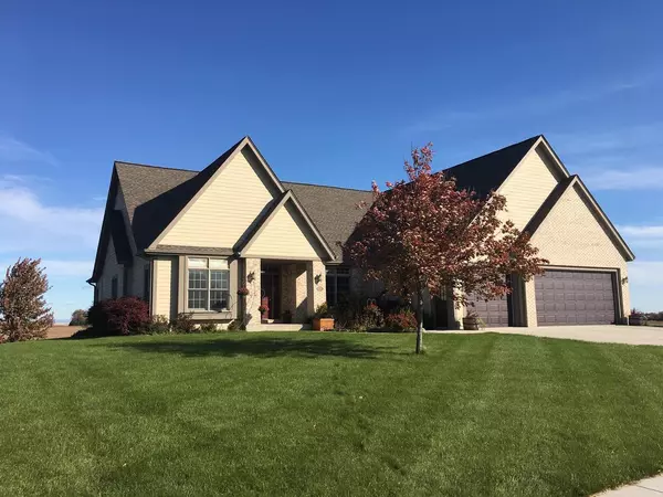 122 Hickory Dr, Cedar Grove, WI 53013