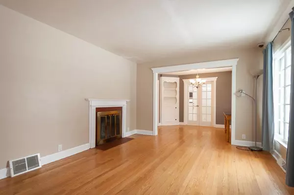 New Berlin, WI 53146,17716 W Oak Dr