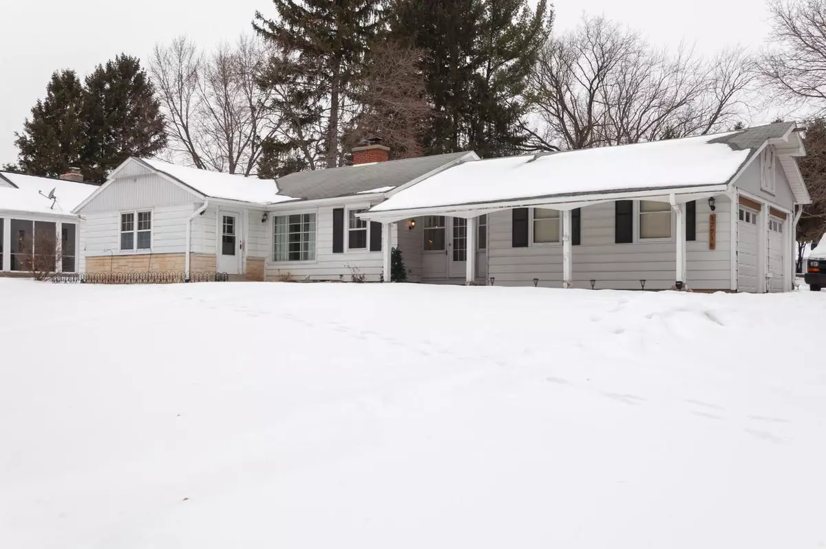 New Berlin, WI 53146,17716 W Oak Dr