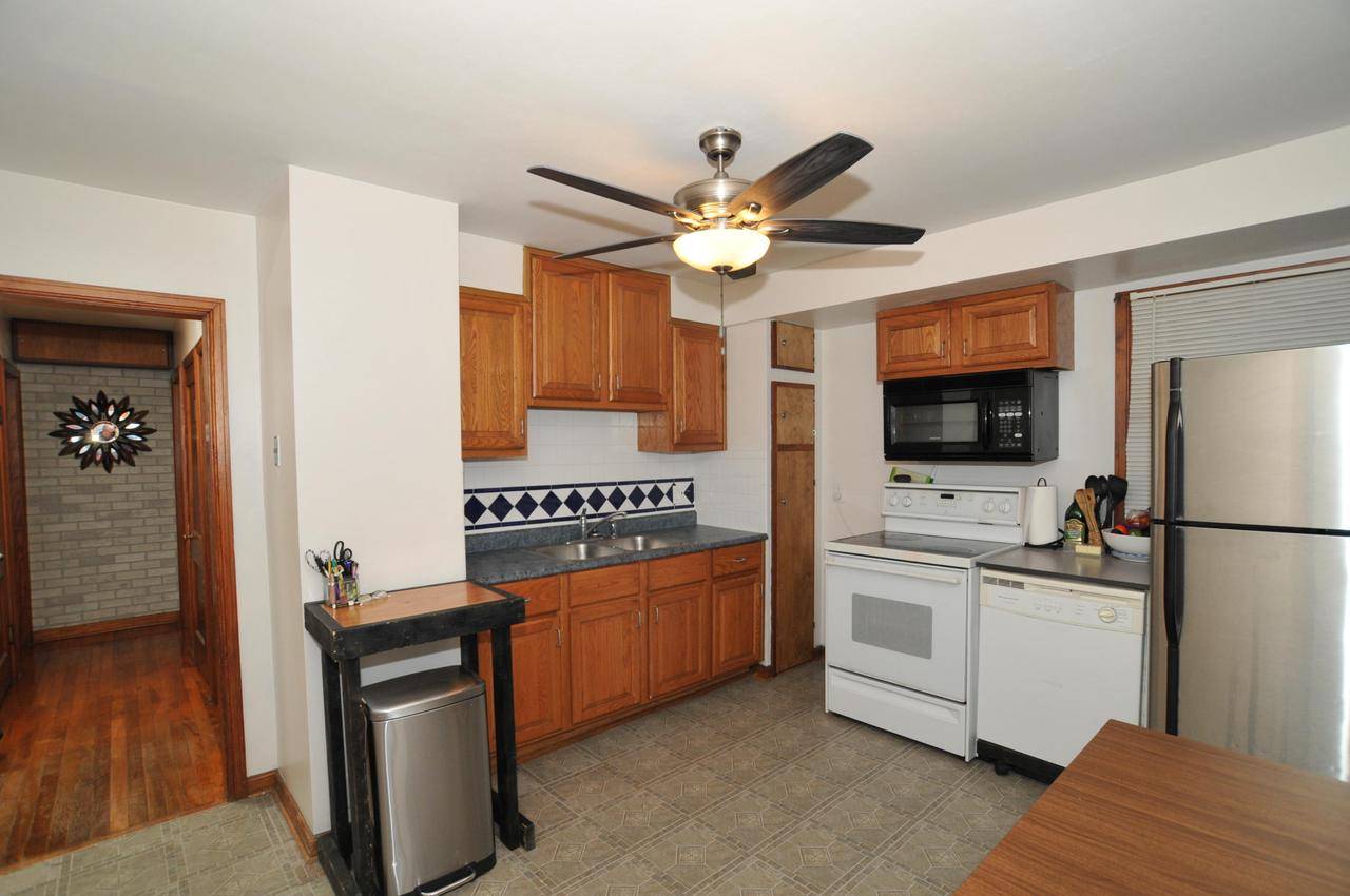 Milwaukee, WI 53219,2383 S Buchanan Pl